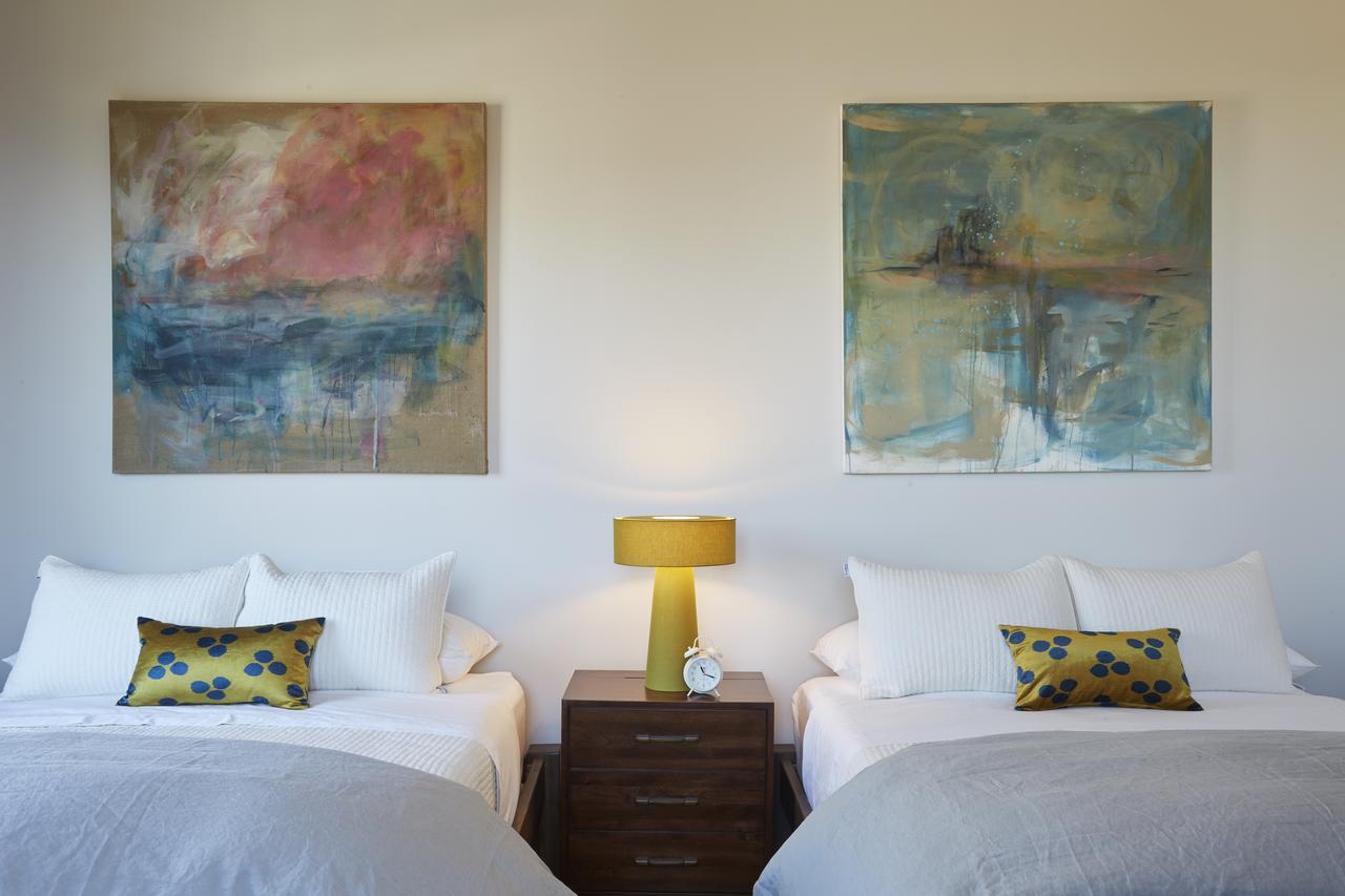 Kinn Guesthouse Bay View Мілвокі Екстер'єр фото