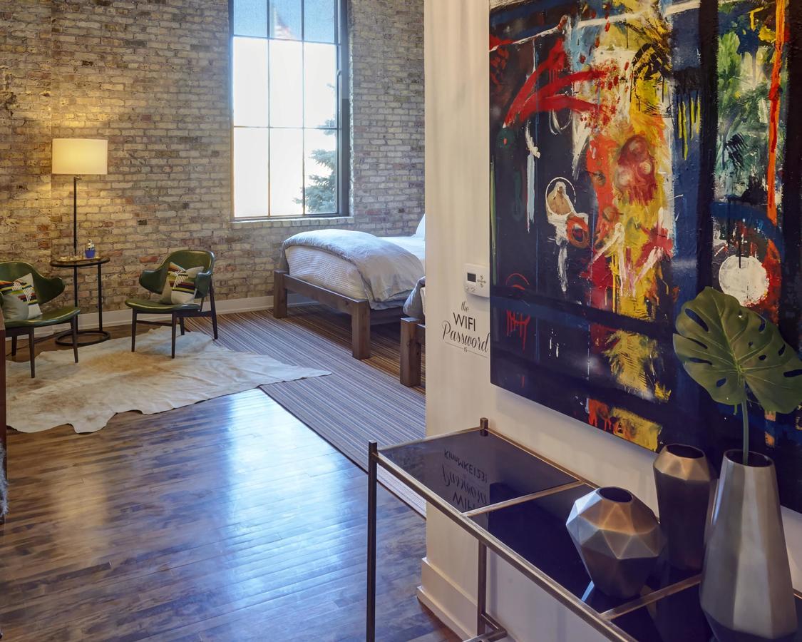 Kinn Guesthouse Bay View Мілвокі Екстер'єр фото