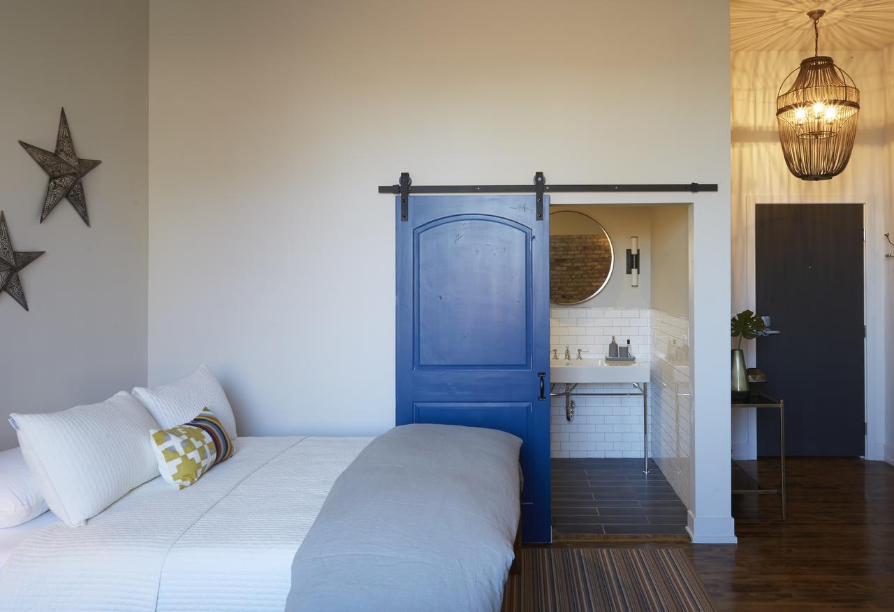 Kinn Guesthouse Bay View Мілвокі Екстер'єр фото